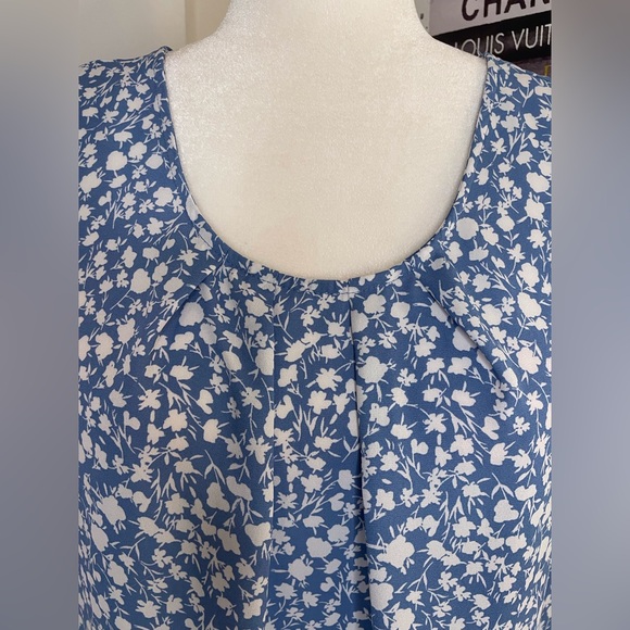 41 Hawthorn Sleeveless Blouse Blue with White Flowers Size XXL - Picture 2 of 14
